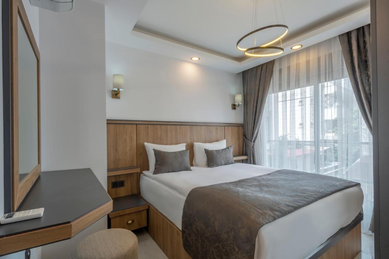 Quality Gold Otel *